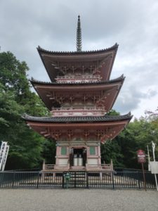 朝倉山真禅院の三重の塔