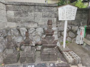 垂井の宝篋印塔