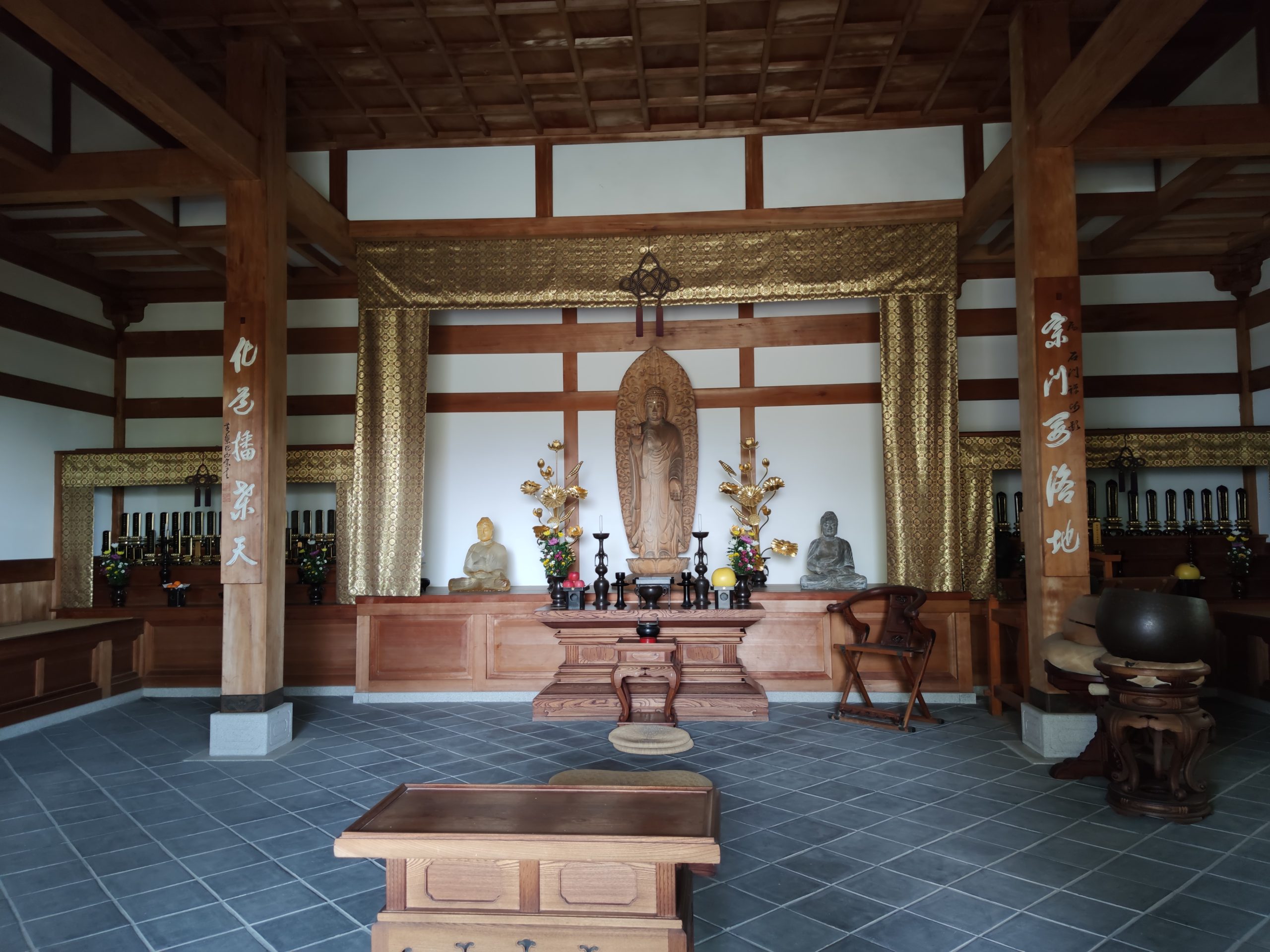 Sekihoji main hall